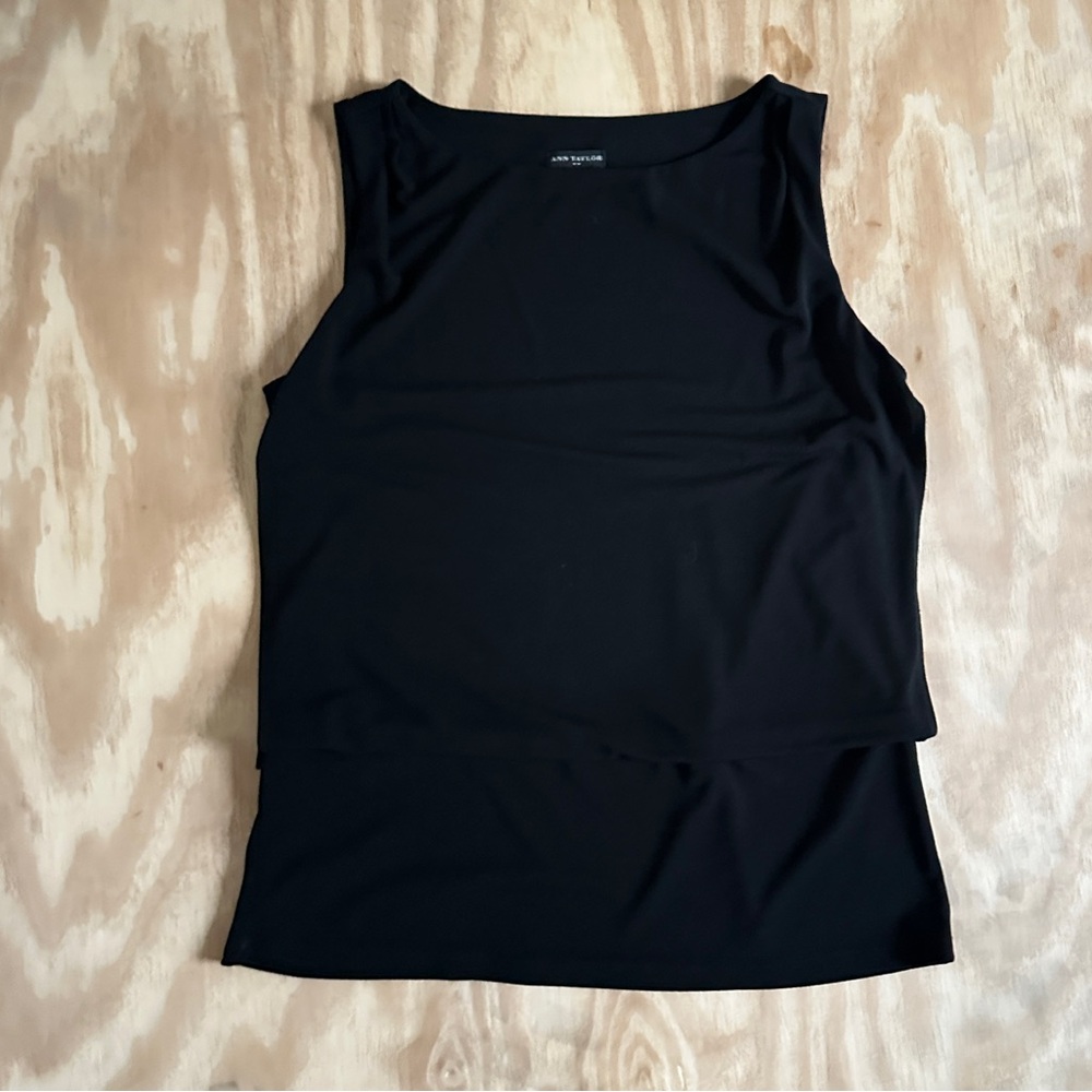 Ann Taylor Women’s Size M Casual Sleeveless Crew Neck Solid Color Black Tops